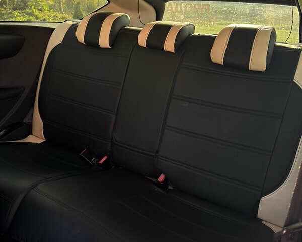 Белый Ситроен С4, объемом двигателя 1.56 л и пробегом 288 тыс. км за 4300 $, фото 13 на Automoto.ua