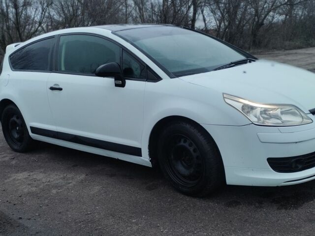 Белый Ситроен С4, объемом двигателя 1.6 л и пробегом 300 тыс. км за 2700 $, фото 2 на Automoto.ua