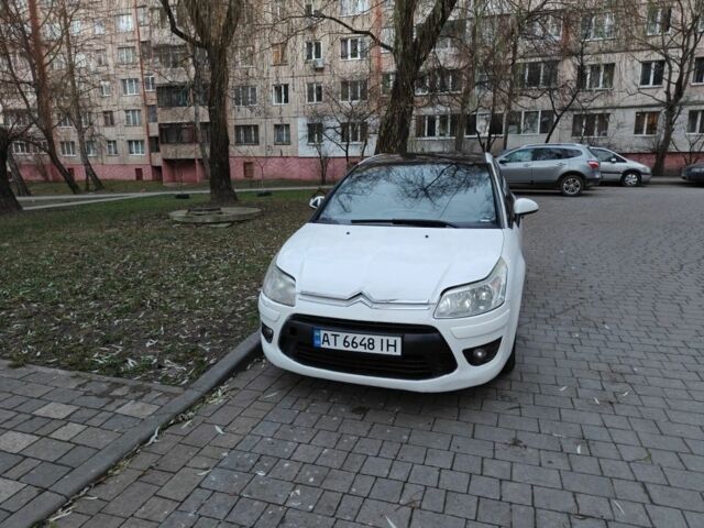 Белый Ситроен С4, объемом двигателя 1.6 л и пробегом 292 тыс. км за 2800 $, фото 5 на Automoto.ua