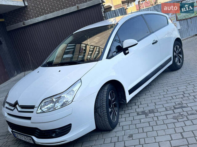 Белый Ситроен С4, объемом двигателя 1.59 л и пробегом 230 тыс. км за 4300 $, фото 5 на Automoto.ua