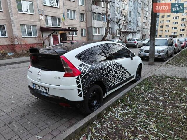 Белый Ситроен С4, объемом двигателя 1.59 л и пробегом 295 тыс. км за 2800 $, фото 3 на Automoto.ua