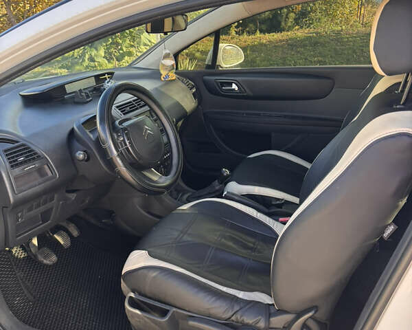 Белый Ситроен С4, объемом двигателя 1.56 л и пробегом 288 тыс. км за 4300 $, фото 7 на Automoto.ua