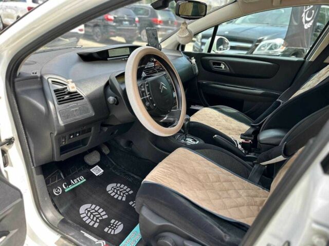 Белый Ситроен С4, объемом двигателя 0 л и пробегом 224 тыс. км за 6500 $, фото 7 на Automoto.ua