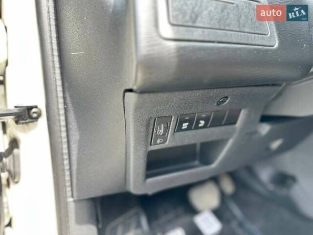 Белый Ситроен С4, объемом двигателя 2 л и пробегом 224 тыс. км за 6500 $, фото 9 на Automoto.ua