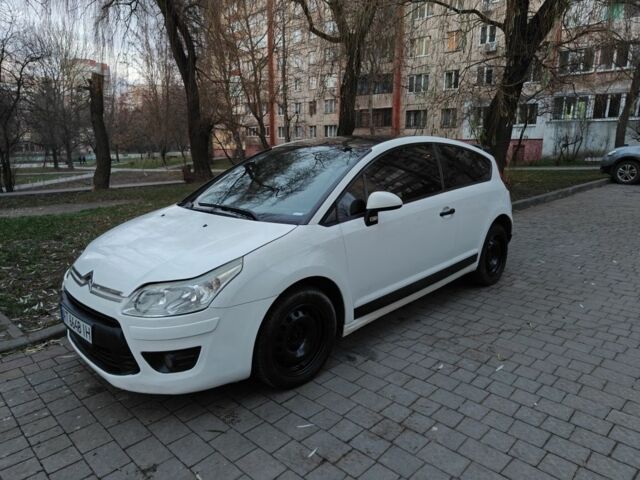 Белый Ситроен С4, объемом двигателя 1.6 л и пробегом 292 тыс. км за 2800 $, фото 2 на Automoto.ua