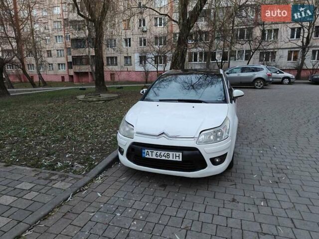Белый Ситроен С4, объемом двигателя 1.59 л и пробегом 295 тыс. км за 2800 $, фото 5 на Automoto.ua