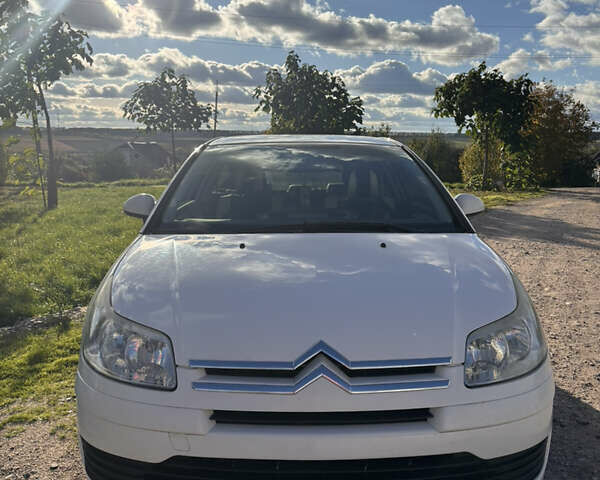 Белый Ситроен С4, объемом двигателя 1.56 л и пробегом 288 тыс. км за 4300 $, фото 1 на Automoto.ua