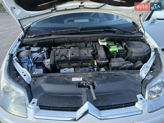 Белый Ситроен С4, объемом двигателя 1.6 л и пробегом 227 тыс. км за 4600 $, фото 9 на Automoto.ua