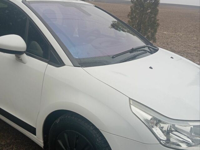 Білий Сітроен С4, об'ємом двигуна 1.6 л та пробігом 329 тис. км за 3800 $, фото 3 на Automoto.ua