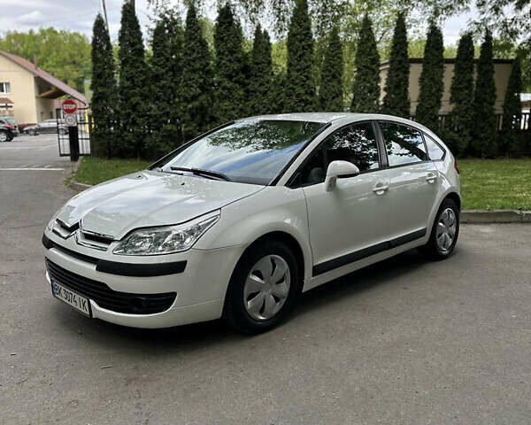 Білий Сітроен С4, об'ємом двигуна 1.36 л та пробігом 199 тис. км за 4400 $, фото 1 на Automoto.ua