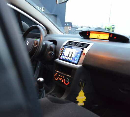 Белый Ситроен С4, объемом двигателя 1.4 л и пробегом 188 тыс. км за 6500 $, фото 5 на Automoto.ua