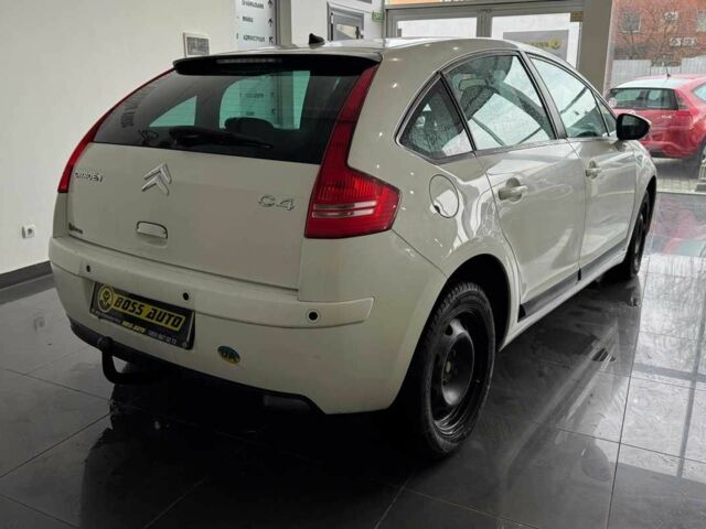 Белый Ситроен С4, объемом двигателя 1.6 л и пробегом 255 тыс. км за 5700 $, фото 6 на Automoto.ua