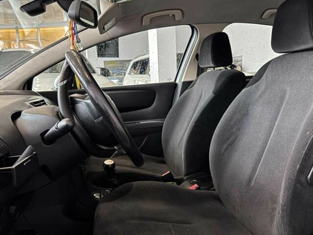 Белый Ситроен С4, объемом двигателя 1.6 л и пробегом 255 тыс. км за 5700 $, фото 8 на Automoto.ua