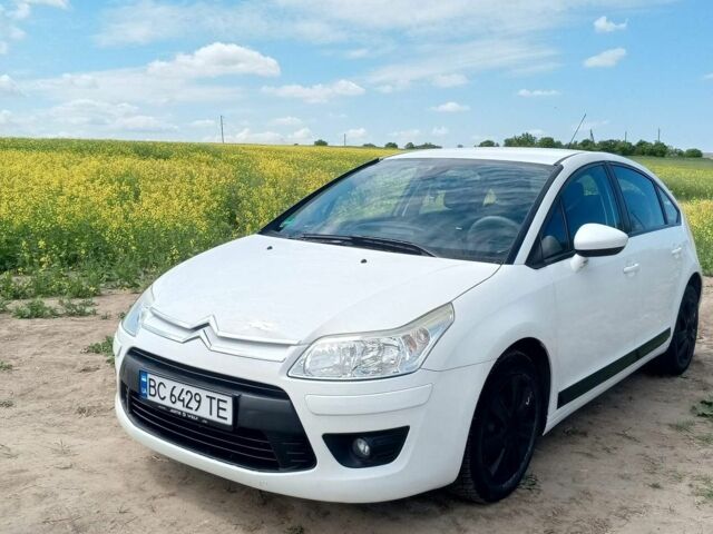Белый Ситроен С4, объемом двигателя 1.6 л и пробегом 151 тыс. км за 5600 $, фото 8 на Automoto.ua