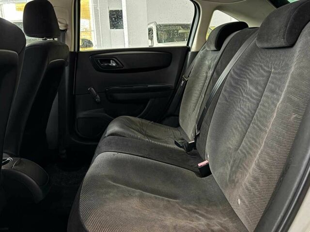 Белый Ситроен С4, объемом двигателя 1.6 л и пробегом 255 тыс. км за 5700 $, фото 18 на Automoto.ua