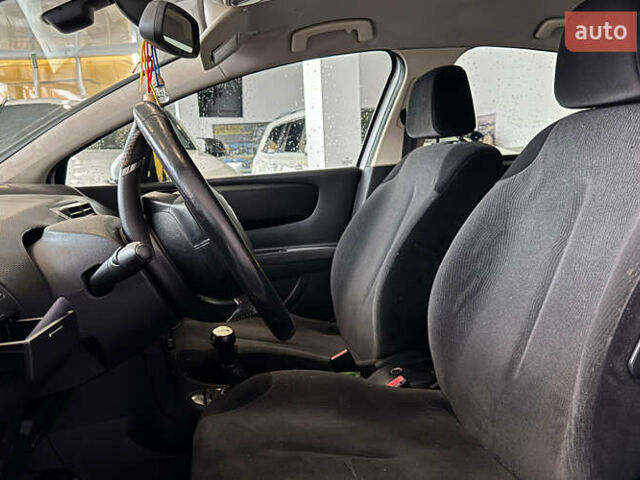 Білий Сітроен С4, об'ємом двигуна 1.56 л та пробігом 255 тис. км за 5700 $, фото 8 на Automoto.ua