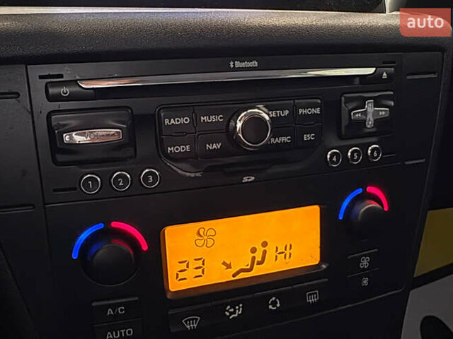 Білий Сітроен С4, об'ємом двигуна 1.56 л та пробігом 255 тис. км за 5700 $, фото 14 на Automoto.ua