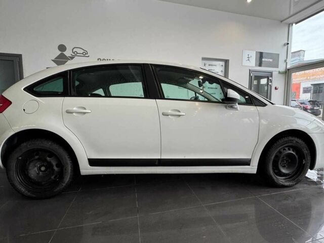 Белый Ситроен С4, объемом двигателя 1.6 л и пробегом 255 тыс. км за 5700 $, фото 7 на Automoto.ua