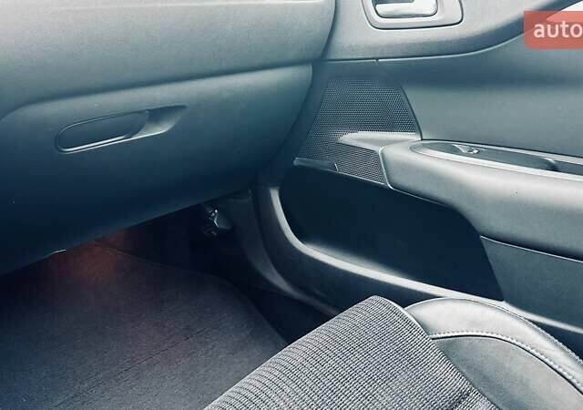 Белый Ситроен С4, объемом двигателя 1.6 л и пробегом 170 тыс. км за 6900 $, фото 18 на Automoto.ua