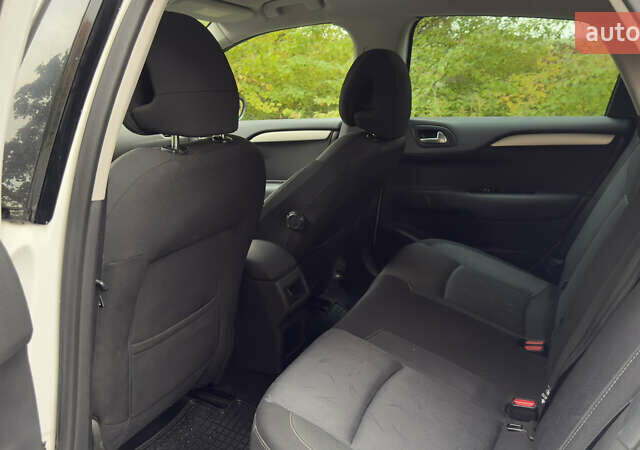 Білий Сітроен С4, об'ємом двигуна 1.6 л та пробігом 245 тис. км за 6350 $, фото 8 на Automoto.ua