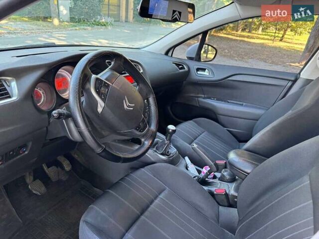 Ситроен С4 2011 в Киеве на Automoto.ua Белый Ситроен С4, объемом двигателя 1.6 л и пробегом 234 тыс. км за 6490 $, фото 10 на Automoto.ua