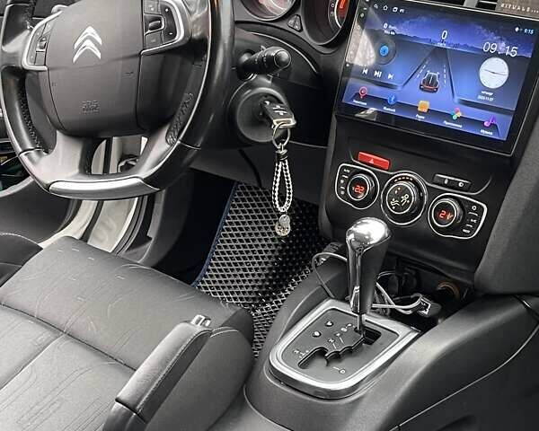 Білий Сітроен С4, об'ємом двигуна 1.6 л та пробігом 191 тис. км за 8000 $, фото 7 на Automoto.ua