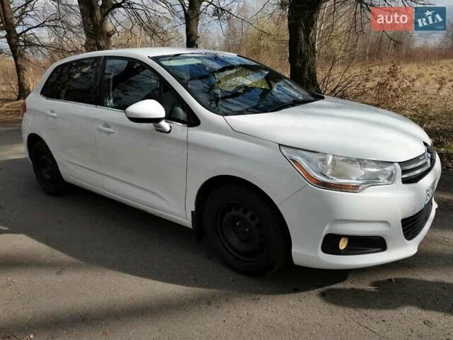 Белый Ситроен С4, объемом двигателя 1.6 л и пробегом 293 тыс. км за 5499 $, фото 2 на Automoto.ua