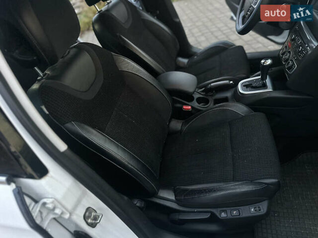 Белый Ситроен С4, объемом двигателя 1.6 л и пробегом 178 тыс. км за 6600 $, фото 12 на Automoto.ua