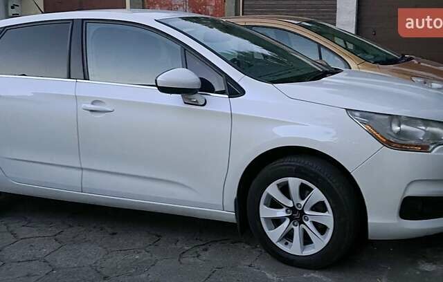 Білий Сітроен С4, об'ємом двигуна 1.6 л та пробігом 191 тис. км за 8000 $, фото 3 на Automoto.ua