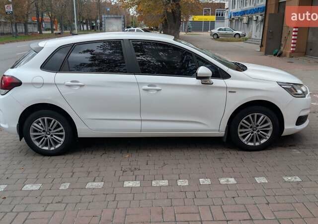 Белый Ситроен С4, объемом двигателя 1.6 л и пробегом 205 тыс. км за 6750 $, фото 6 на Automoto.ua