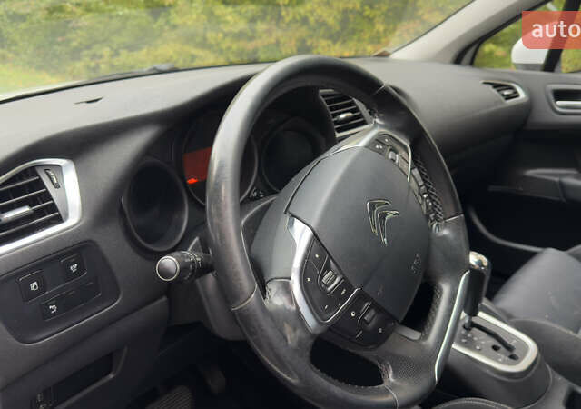 Білий Сітроен С4, об'ємом двигуна 1.6 л та пробігом 245 тис. км за 6350 $, фото 10 на Automoto.ua