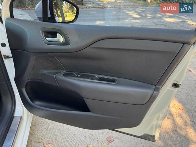 Ситроен С4 2011 в Киеве на Automoto.ua Белый Ситроен С4, объемом двигателя 1.6 л и пробегом 234 тыс. км за 6490 $, фото 18 на Automoto.ua