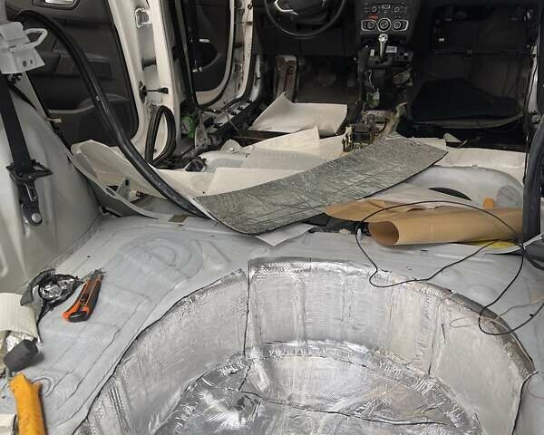 Білий Сітроен С4, об'ємом двигуна 1.6 л та пробігом 191 тис. км за 8000 $, фото 12 на Automoto.ua