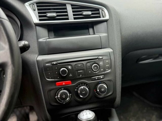 Білий Сітроен С4, об'ємом двигуна 1.56 л та пробігом 250 тис. км за 5300 $, фото 3 на Automoto.ua