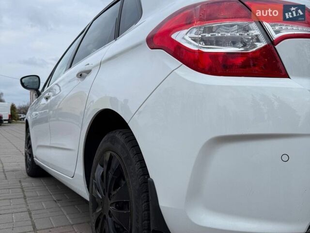 Белый Ситроен С4, объемом двигателя 1.6 л и пробегом 110 тыс. км за 8300 $, фото 20 на Automoto.ua