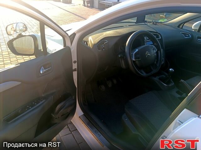 Білий Сітроен С4, об'ємом двигуна 1.6 л та пробігом 156 тис. км за 7200 $, фото 1 на Automoto.ua