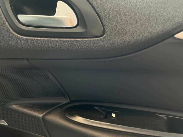 Белый Ситроен С4, объемом двигателя 1.6 л и пробегом 326 тыс. км за 6400 $, фото 9 на Automoto.ua