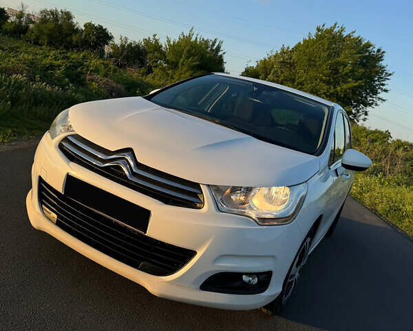Білий Сітроен С4, об'ємом двигуна 1.56 л та пробігом 250 тис. км за 6500 $, фото 12 на Automoto.ua