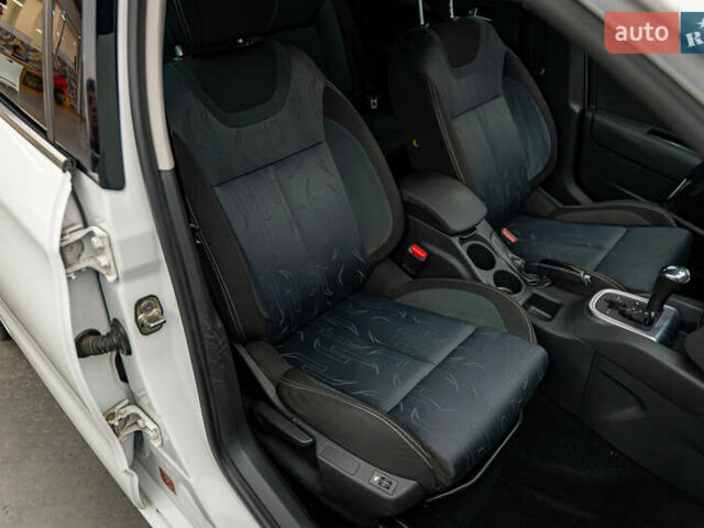 Білий Сітроен С4, об'ємом двигуна 1.6 л та пробігом 169 тис. км за 6942 $, фото 15 на Automoto.ua