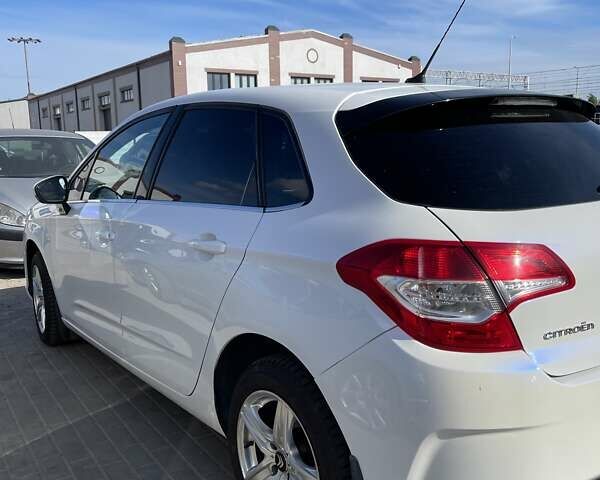 Білий Сітроен С4, об'ємом двигуна 1.6 л та пробігом 191 тис. км за 8000 $, фото 5 на Automoto.ua
