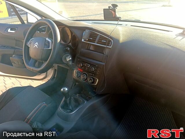 Білий Сітроен С4, об'ємом двигуна 1.6 л та пробігом 156 тис. км за 7200 $, фото 2 на Automoto.ua