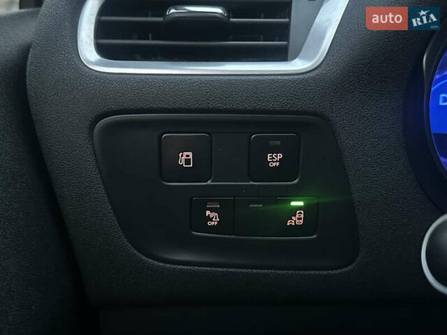 Белый Ситроен С4, объемом двигателя 1.6 л и пробегом 178 тыс. км за 6600 $, фото 15 на Automoto.ua