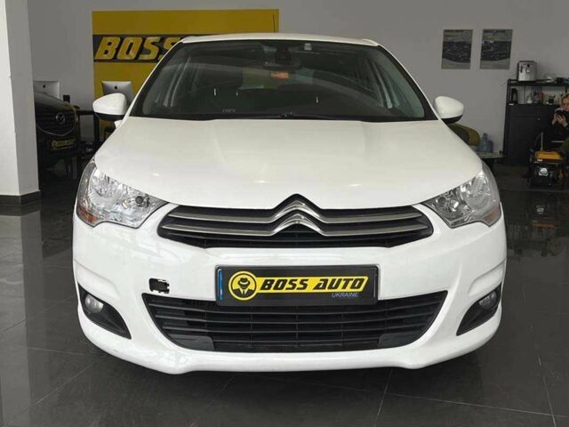 Белый Ситроен С4, объемом двигателя 1.6 л и пробегом 326 тыс. км за 6400 $, фото 1 на Automoto.ua