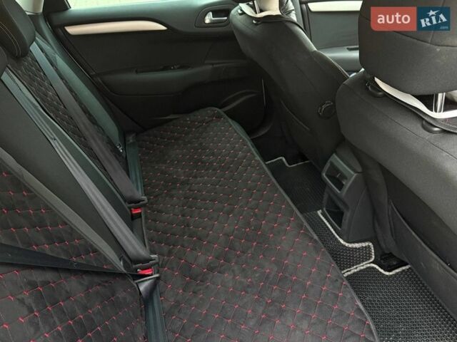 Белый Ситроен С4, объемом двигателя 1.6 л и пробегом 110 тыс. км за 8300 $, фото 32 на Automoto.ua