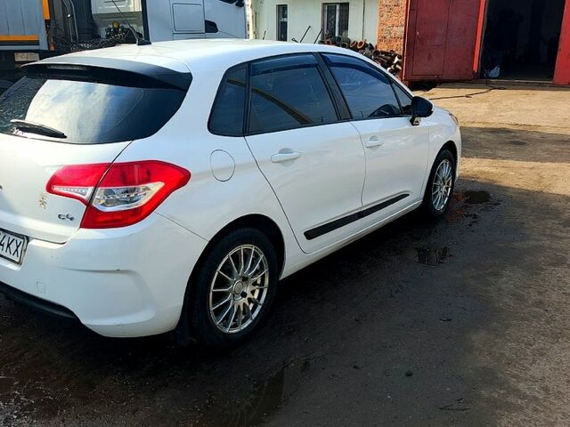 Білий Сітроен С4, об'ємом двигуна 1.6 л та пробігом 235 тис. км за 6999 $, фото 1 на Automoto.ua