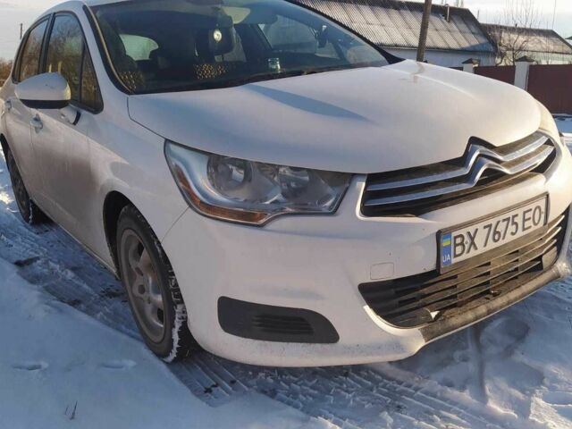 Белый Ситроен С4, объемом двигателя 1.6 л и пробегом 321 тыс. км за 5500 $, фото 1 на Automoto.ua