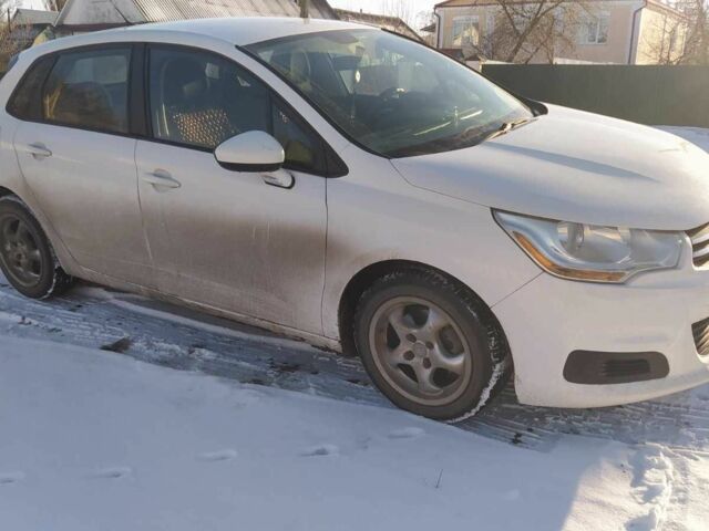 Белый Ситроен С4, объемом двигателя 1.6 л и пробегом 321 тыс. км за 5500 $, фото 6 на Automoto.ua