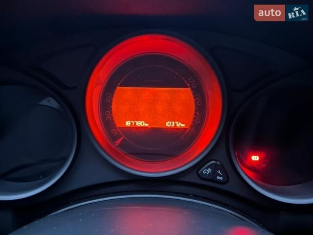 Белый Ситроен С4, объемом двигателя 1.6 л и пробегом 187 тыс. км за 7777 $, фото 53 на Automoto.ua