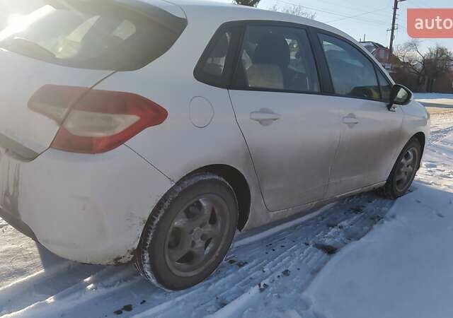 Білий Сітроен С4, об'ємом двигуна 1.6 л та пробігом 322 тис. км за 5500 $, фото 5 на Automoto.ua