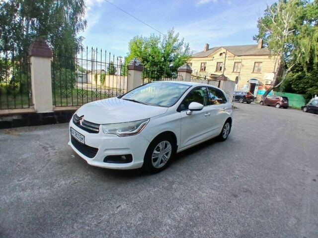 Белый Ситроен С4, объемом двигателя 1.6 л и пробегом 245 тыс. км за 7500 $, фото 2 на Automoto.ua